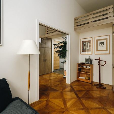 Cozy & Comfortable Apt Walking Anywhere You Want Sen Praha Bagian luar foto