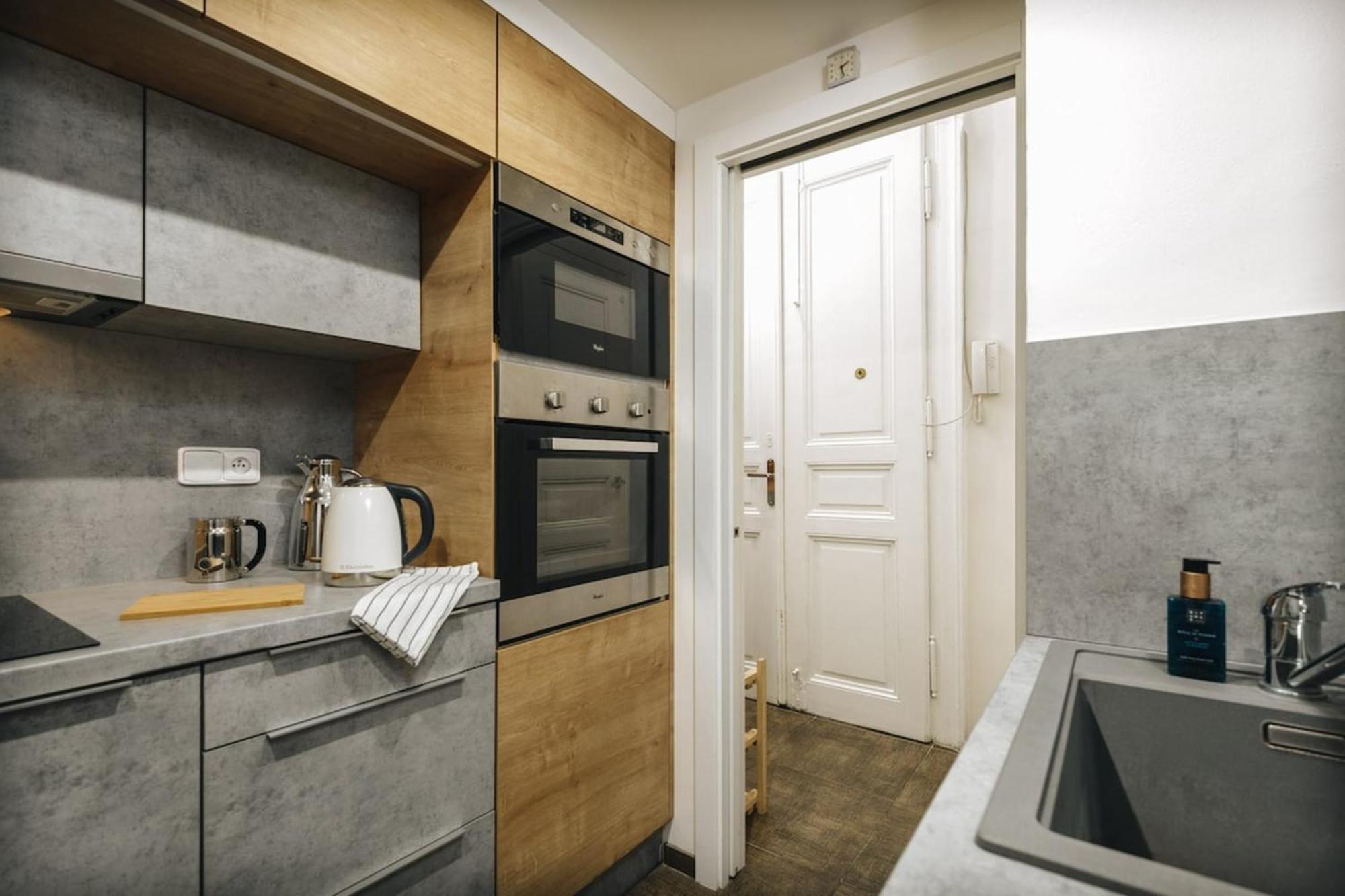 Cozy & Comfortable Apt Walking Anywhere You Want Sen Praha Bagian luar foto