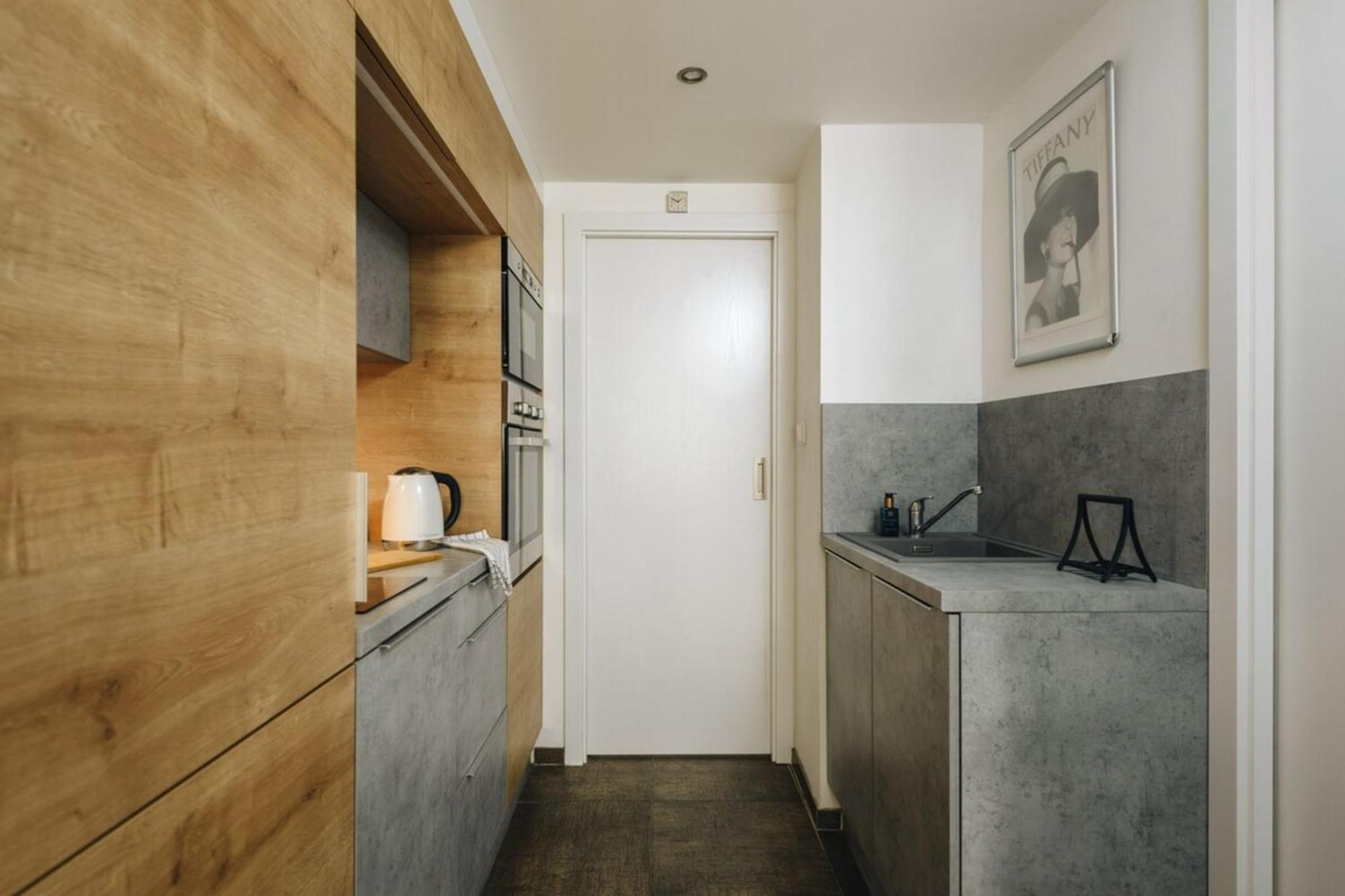 Cozy & Comfortable Apt Walking Anywhere You Want Sen Praha Bagian luar foto