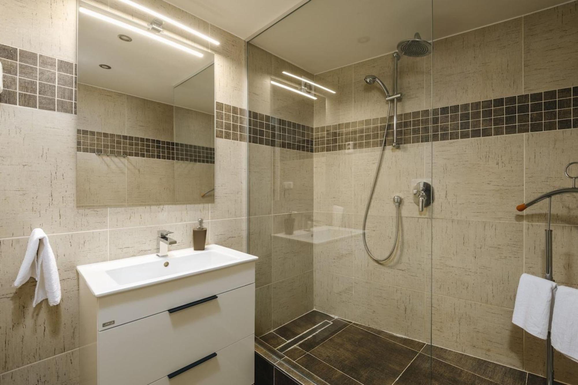 Cozy & Comfortable Apt Walking Anywhere You Want Sen Praha Bagian luar foto