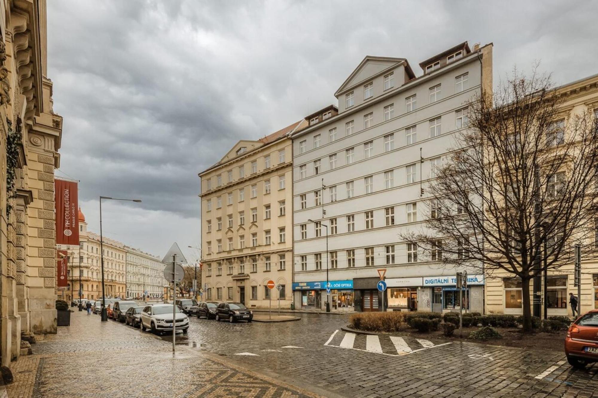 Cozy & Comfortable Apt Walking Anywhere You Want Sen Praha Bagian luar foto