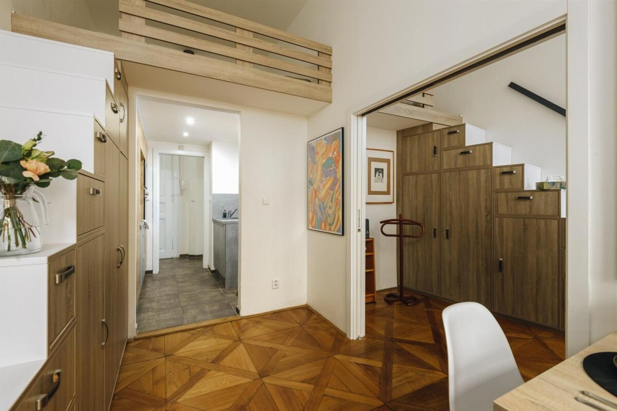 Cozy & Comfortable Apt Walking Anywhere You Want Sen Praha Bagian luar foto